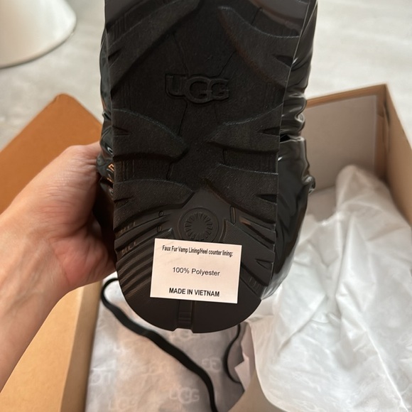 Ugg slippers - Picture 5 of 5